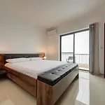 3bdr Flat With Seaview And Jacuzzi By Pmi Malta Sliema