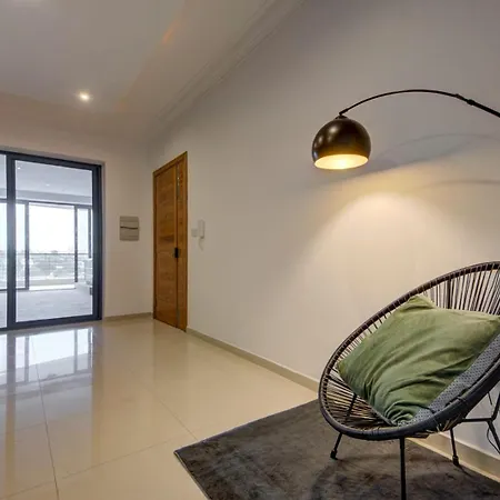 3bdr Flat With Seaview And Jacuzzi *