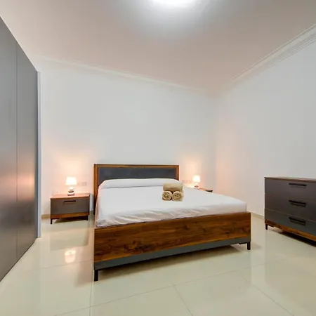3bdr Flat With Seaview And Jacuzzi Apartment *