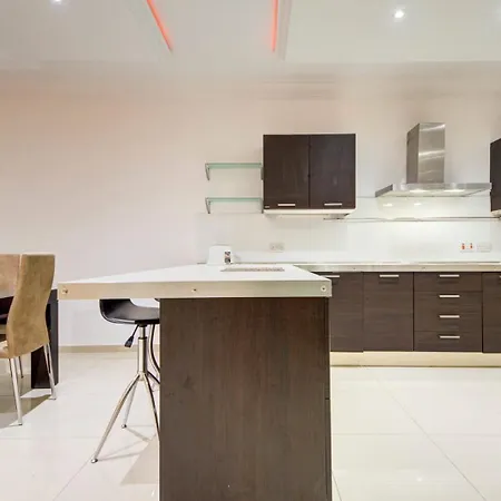 Apartment 3bdr Flat With Seaview And Jacuzzi *