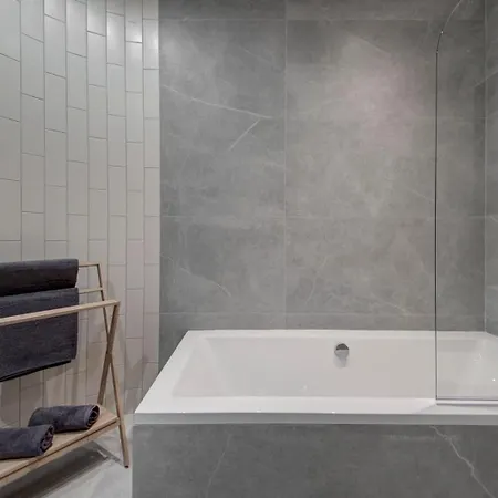 شقة 3bdr Flat With Seaview And Jacuzzi سليمة