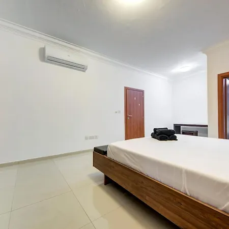 Apartment 3bdr Flat With Seaview And Jacuzzi *