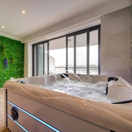3bdr Flat With Seaview And Jacuzzi *