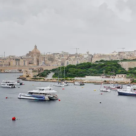 3bdr Flat With Seaview And Jacuzzi * Sliema