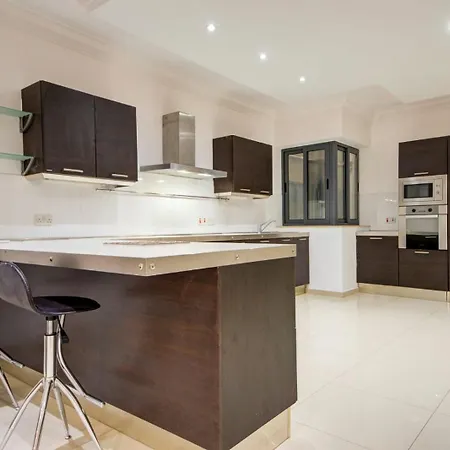 3bdr Flat With Seaview And Jacuzzi Apartment