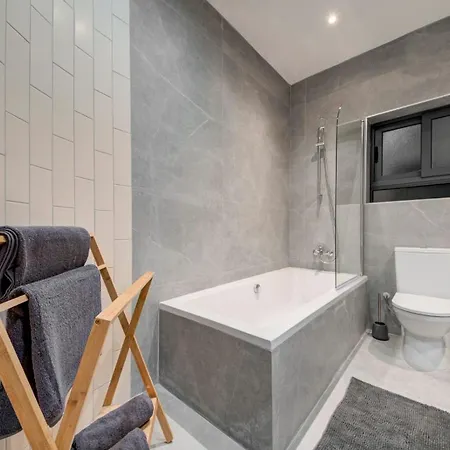 3bdr Flat With Seaview And Jacuzzi Apartment *