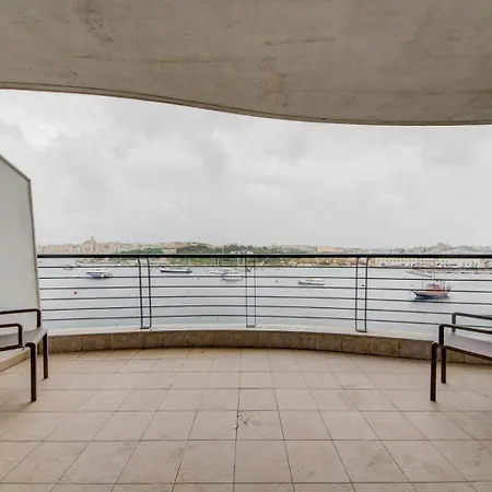 3bdr Flat With Seaview And Jacuzzi * Sliema