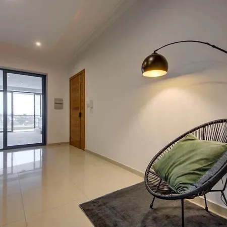 3bdr Flat With Seaview And Jacuzzi By Pmi Malta Apartamento Sliema