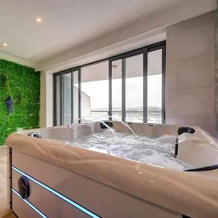 3bdr Flat With Seaview And Jacuzzi By Pmi Malta