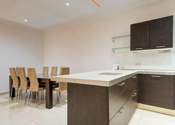 Apartment 3bdr Flat With Seaview And Jacuzzi By Pmi Malta