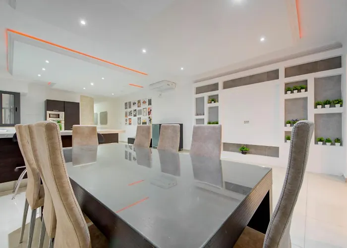 3bdr Flat With Seaview And Jacuzzi Διαμέρισμα