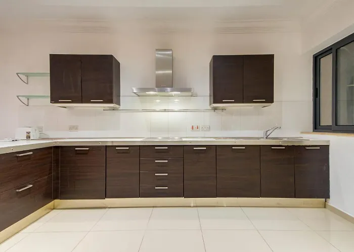 Apartment 3bdr Flat With Seaview And Jacuzzi By Pmi Malta