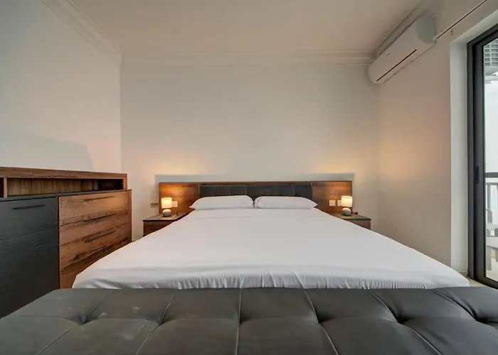 3bdr Flat With Seaview And Jacuzzi *