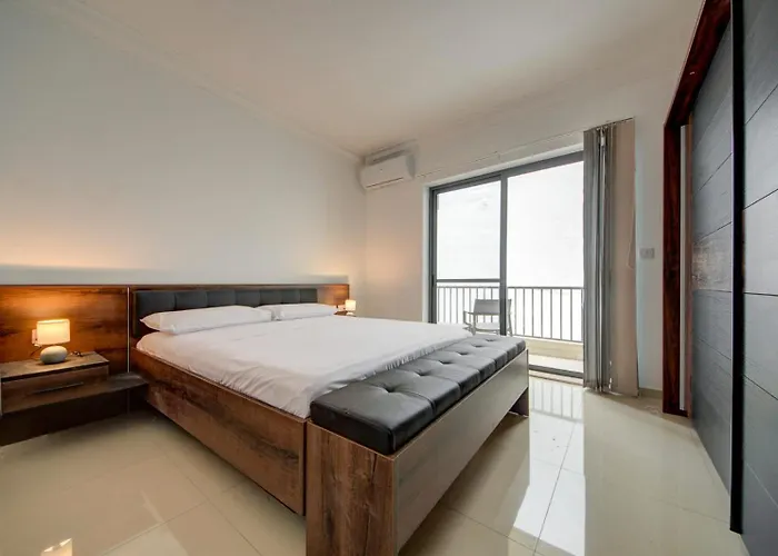 3bdr Flat With Seaview And Jacuzzi By Pmi Malta Sliema