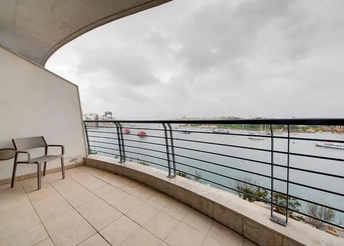 3bdr Flat With Seaview And Jacuzzi Διαμέρισμα Σλιέμα