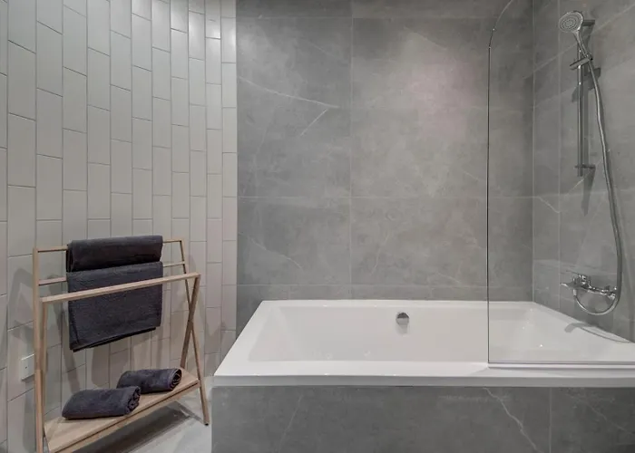 Apartment 3bdr Flat With Seaview And Jacuzzi By Pmi Malta Sliema