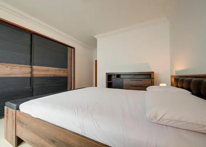 3bdr Flat With Seaview And Jacuzzi By Pmi Malta