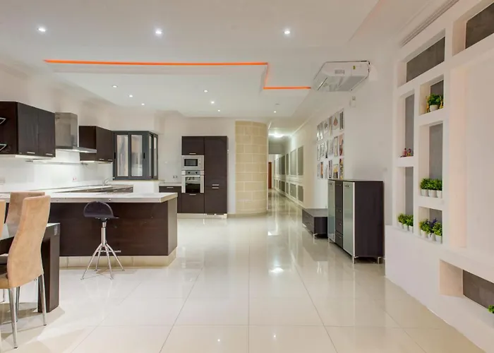 3bdr Flat With Seaview And Jacuzzi Διαμέρισμα *