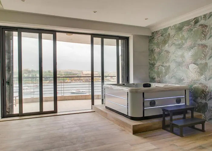 3bdr Flat With Seaview And Jacuzzi