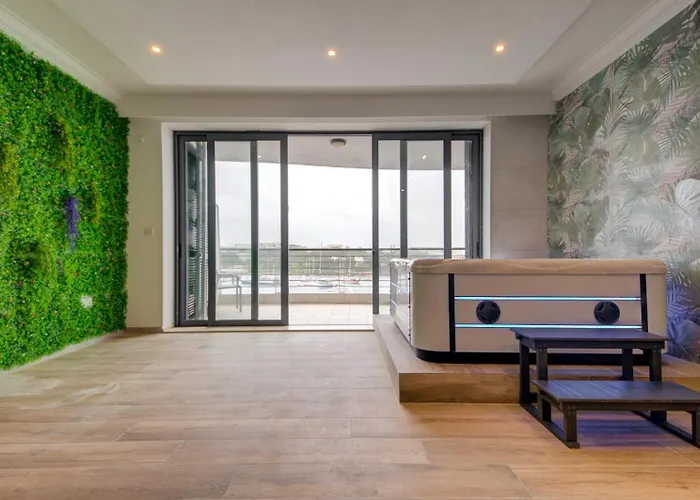 Apartment 3bdr Flat With Seaview And Jacuzzi By Pmi Malta Sliema