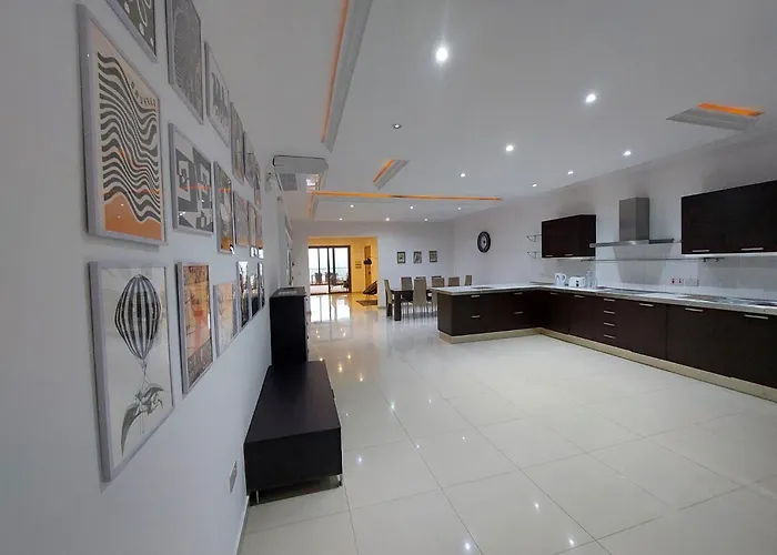 3bdr Flat With Seaview And Jacuzzi Διαμέρισμα Σλιέμα