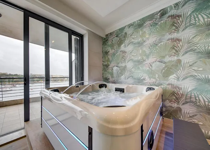 Apartman 3bdr Flat With Seaview And Jacuzzi *