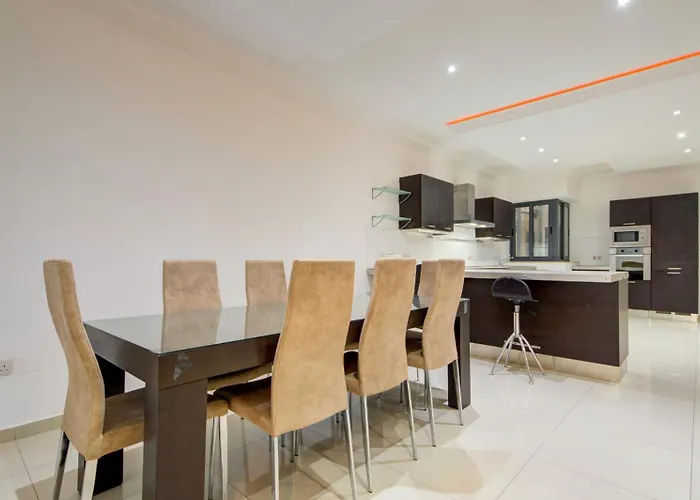 3bdr Flat With Seaview And Jacuzzi Apartman