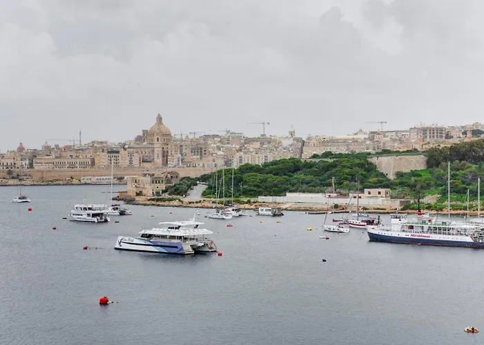 3bdr Flat With Seaview And Jacuzzi * Sliema